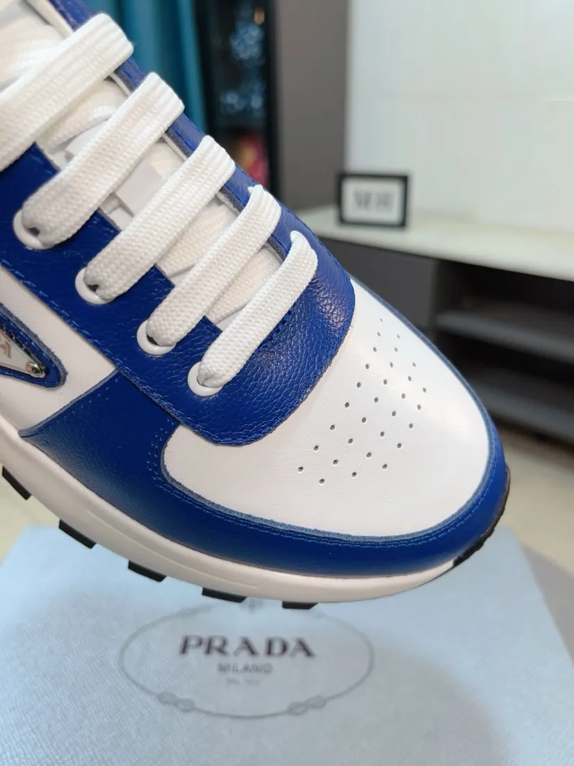 Men's shoes 💰440🌹🌹 [Prada] New men's shoes from the Milan show are released, new models from the official website: 1 production 🔺Original version, continuing the charm inheritance, innovation and tribute ⚫️Young and fashionable you must have 🎗movable feet without odor; imported suede cowhide with wear-resistant rubber soles; suitable for all seasons, fashionable and versatile. Code number:38-44